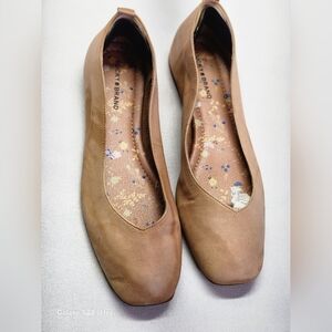 Lucky Brand Tan Ballet Flats